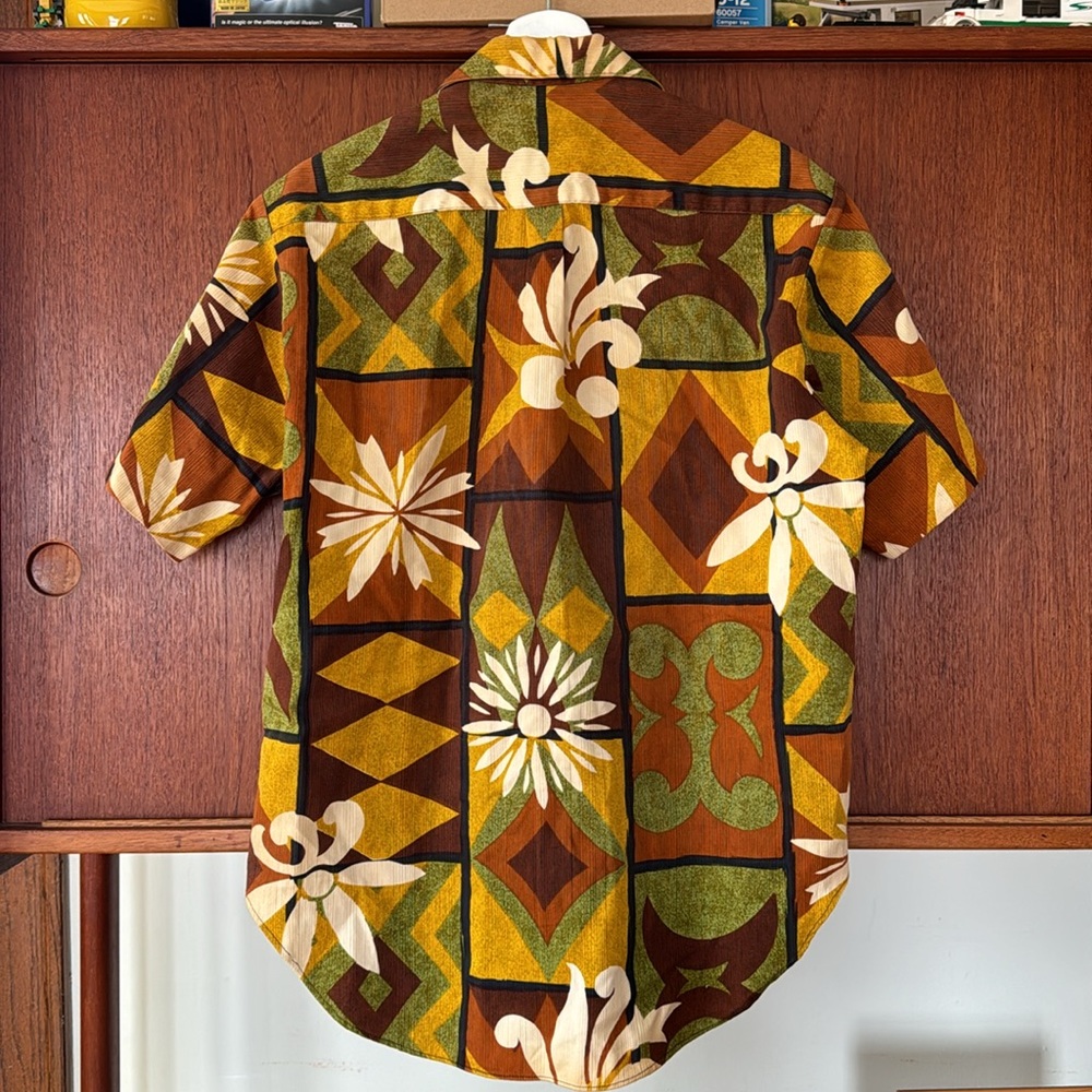 Napili Hawaiian shirt. No iron fabric. Vintage retro tiki tropical ποΈπ΄ππ»ββοΈπ§π - Picture 12 of 13
